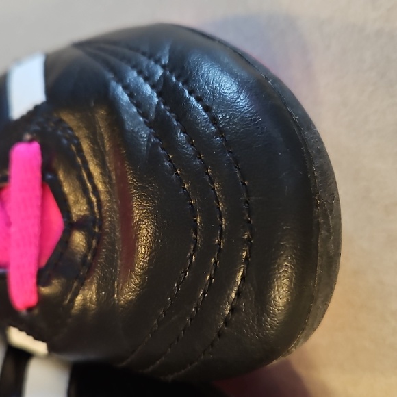 Adidas Soccer Cleats - Picture 3 of 12